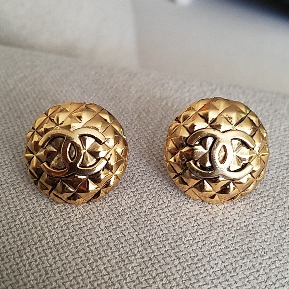 Chanel vintage clip on earrings